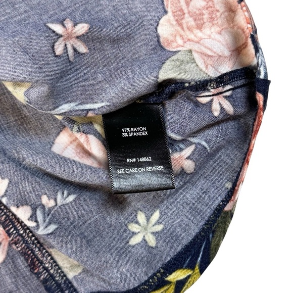 NWT Torrid Floral Blue Fit Flare Challis Stretch Shirt Womans Size 3 - Picture 3 of 4